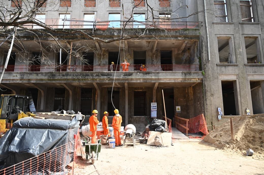 Obras en el predio del Hospital Tornú, donde avanza la construcción del nuevo Centro Regional de Hemoterapia de la ciudad