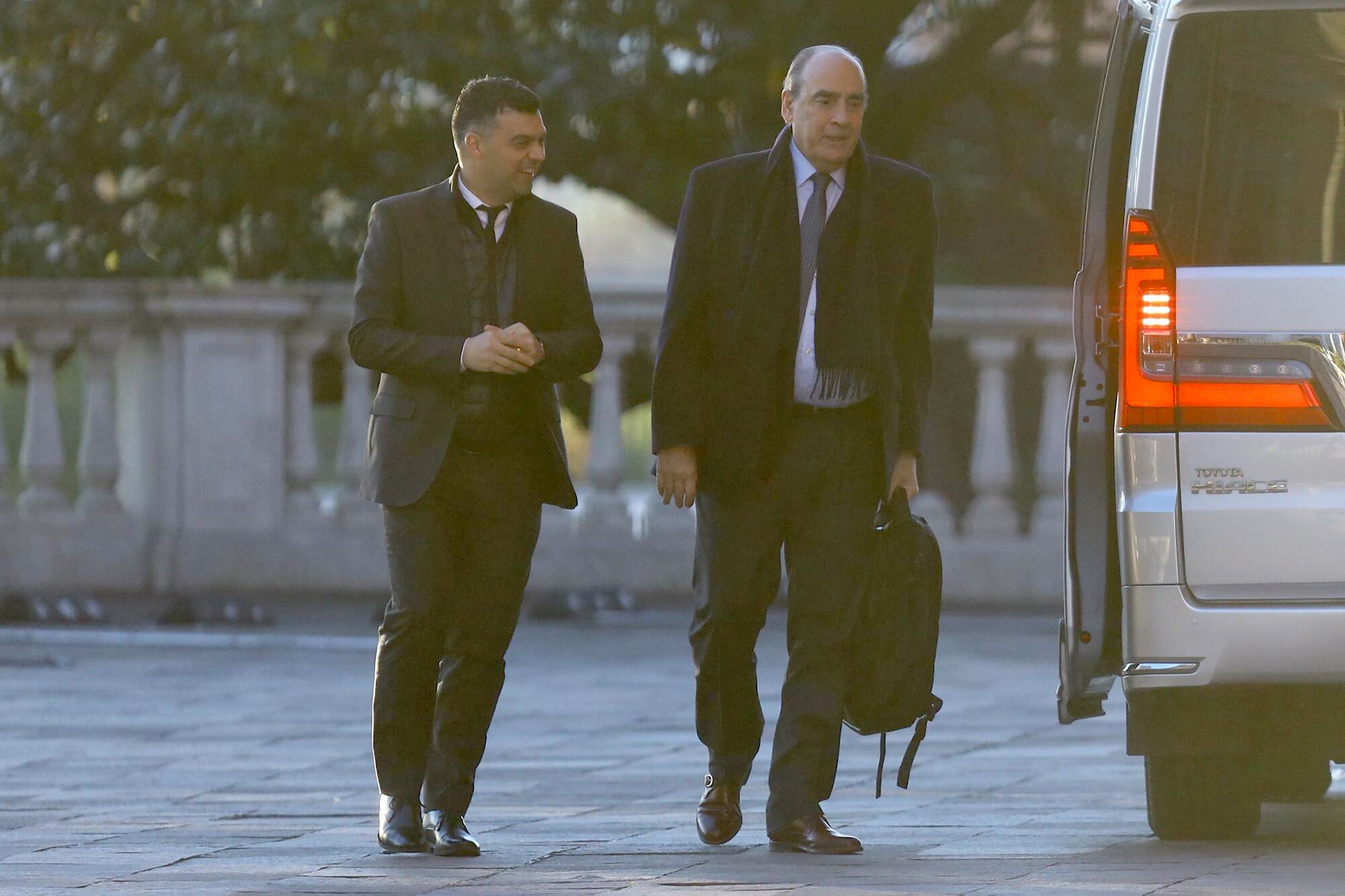 Guillermo Francos llega a la Casa Rosada para encabezar la puesta en marcha del Consejo de Mayo