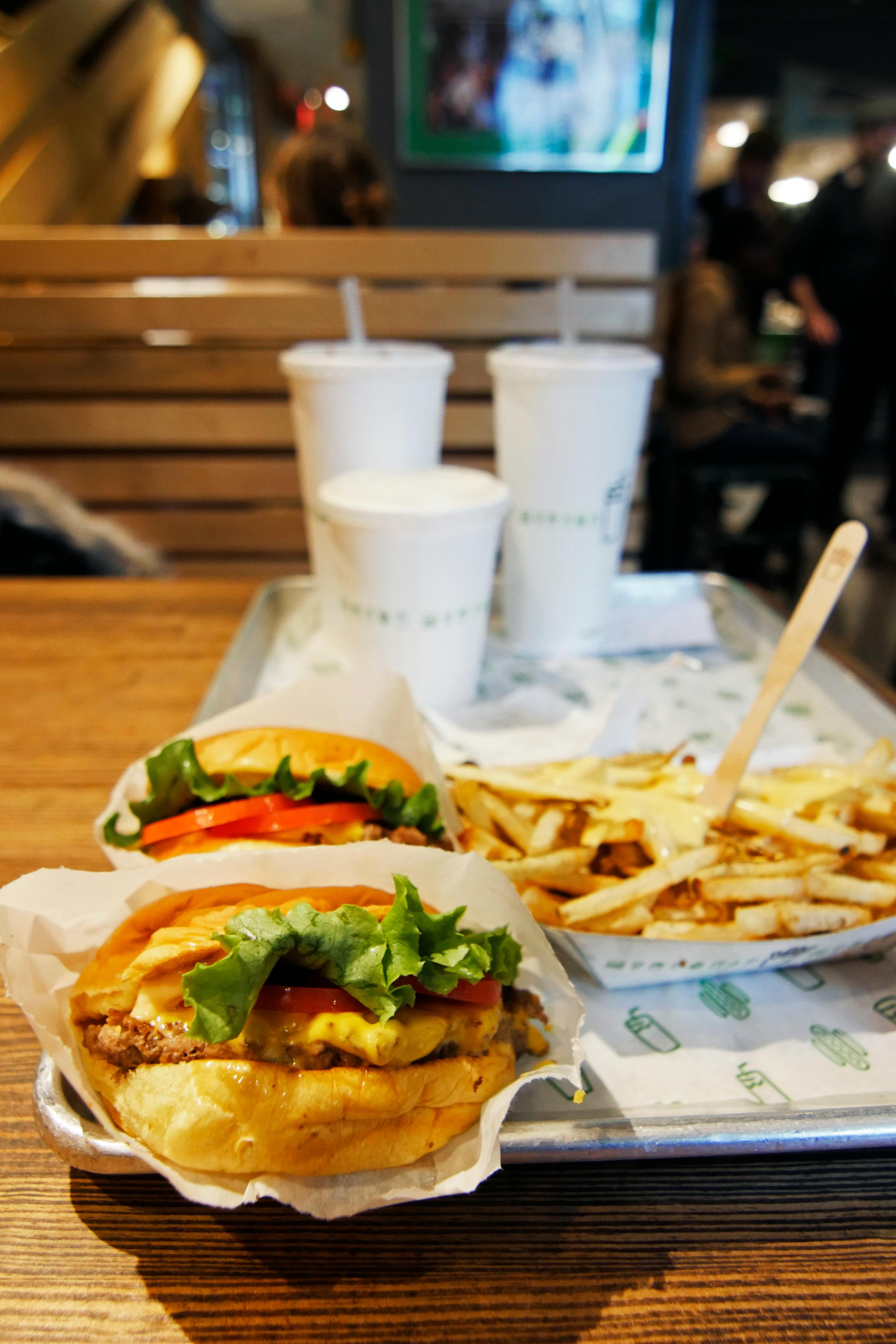 Las hamburguesas vegetarianas proporcionan nutrientes diversos, como vitaminas y minerales necesarios para el organismo