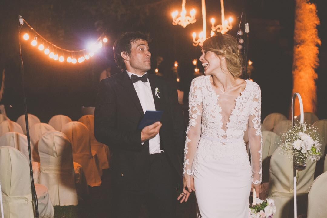 La modelo usó un diseño de Natalia Antolín con encaje, transparencias y espalda abierta (Foto: Instagram @chechubonelli)