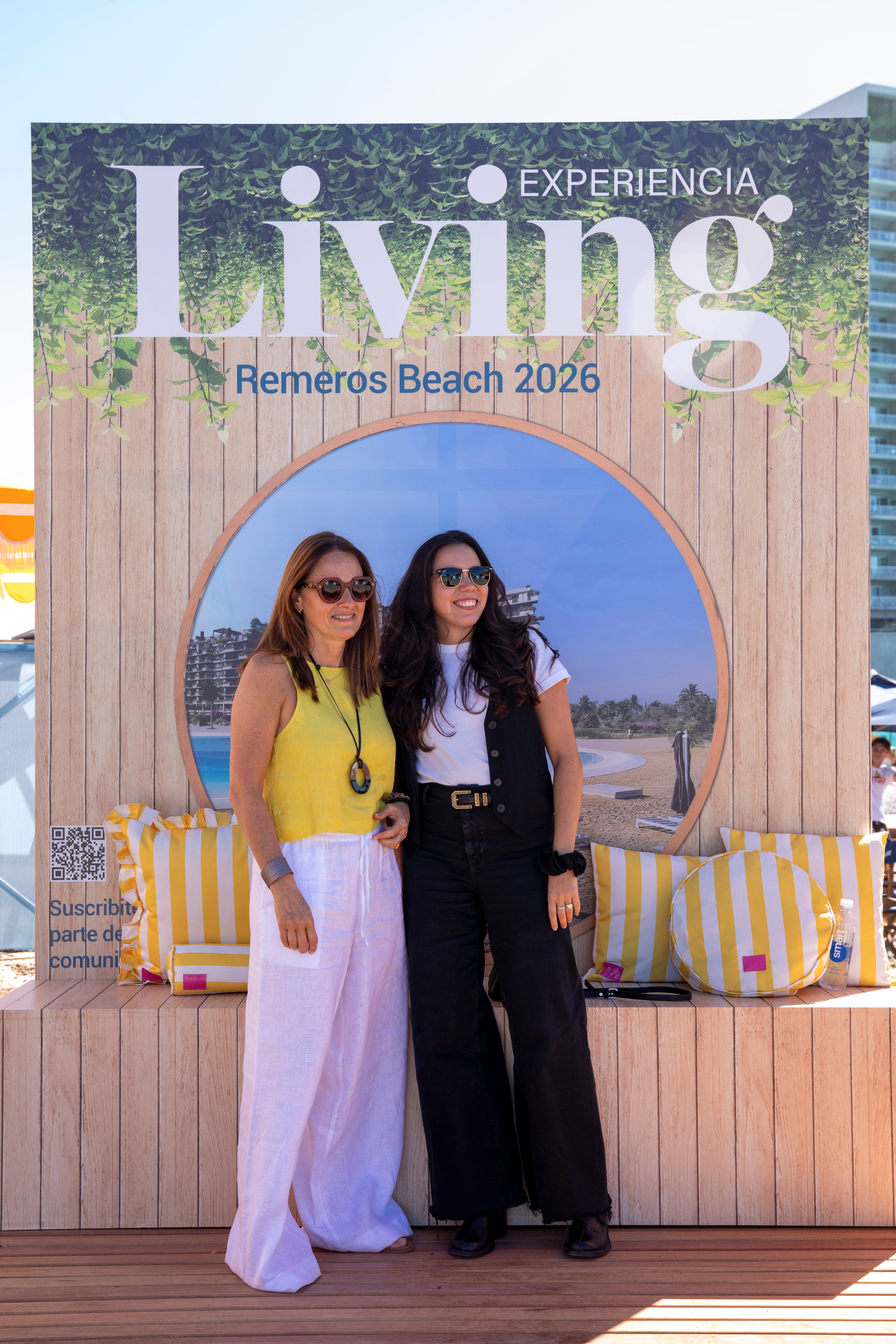 Mirá las fotos de la inauguración de Experiencia Living en Remeros Beach 16 Cecilia Amoroso, socia de MADO, estudio participante de dos Experiencias, junto a Verónica Gómez, parte de su equipo