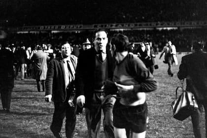 8) Infaltable: Osvaldo Zubeldía, el entrenador que sacó Estudiantes campeón del mundo, en charla con Poletti