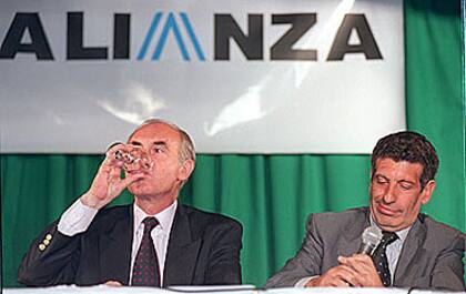 Fernando de la Rúa presenta oficialmente a Carlos "Chacho"Alvarez como su compañero en la fórmula presidencial que representa a la Alianza