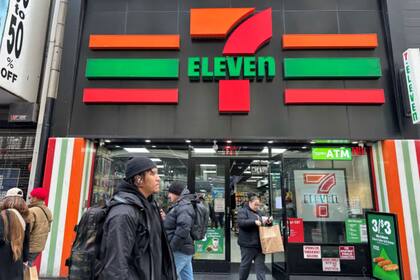 7-Eleven es uno de los locales que abrirá sus puertas para compras de último momento (Foto: Archivo)