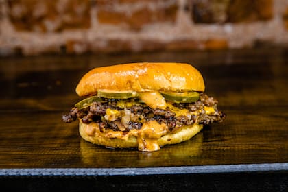 70 locales de hamburguesas con combos a $2400