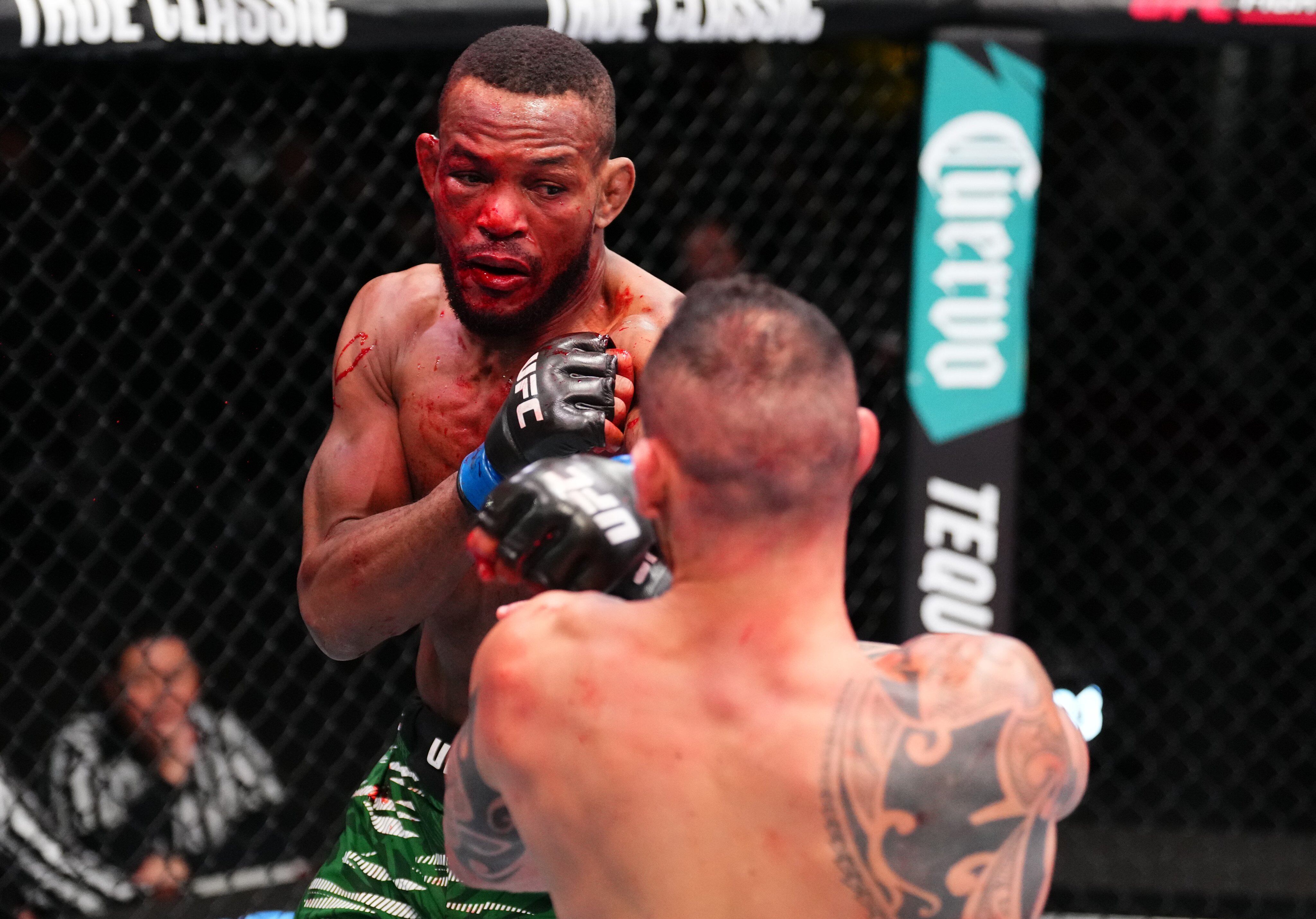 Santiago Ponzinibbio derrotó a Carlston Harris
