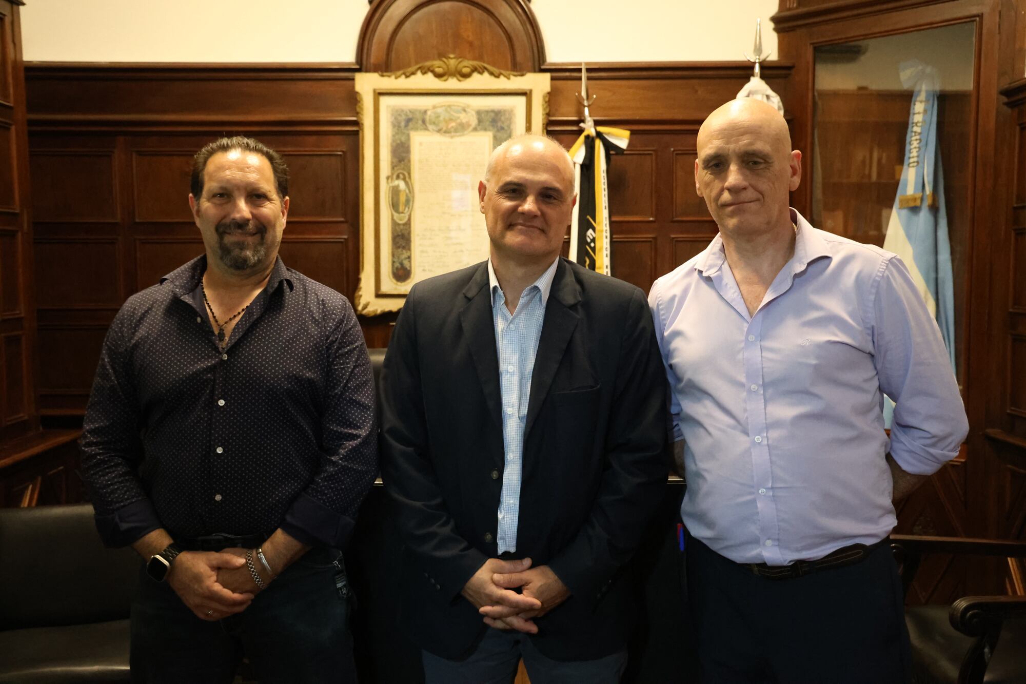 (De izquierda a derecha) Damián Coria, vicerrector; Diego Viola, rector; y Fernando Piaggi, regente de estudios