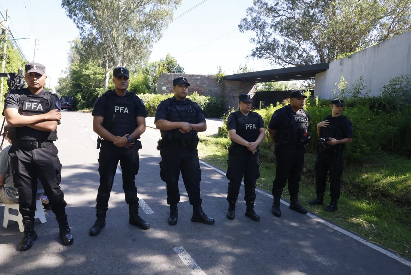 Allanamientos en la quinta de Villa Rosa en el marco de la causa Sur Finanzas y la ruta del dinero AFA