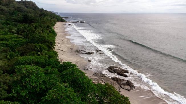 José Flores vive en la península de Nicoya, una de las zonas azules reconocidas por su longevidad (Foto: iStock)