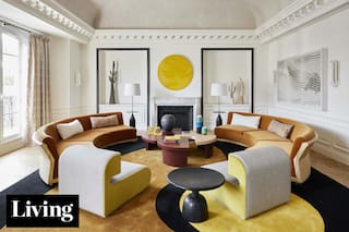 Recorremos un piso que homenajea el arte de vivir a la francesa en la mítica Avenue Montaigne