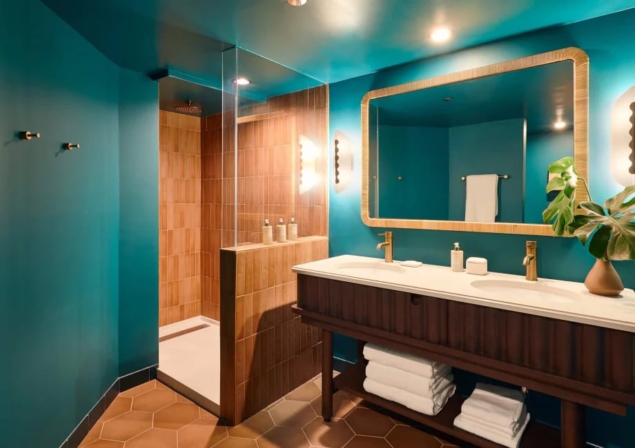 La receta para preparar el perfume casero que usan los hoteles para aromatizar el baño