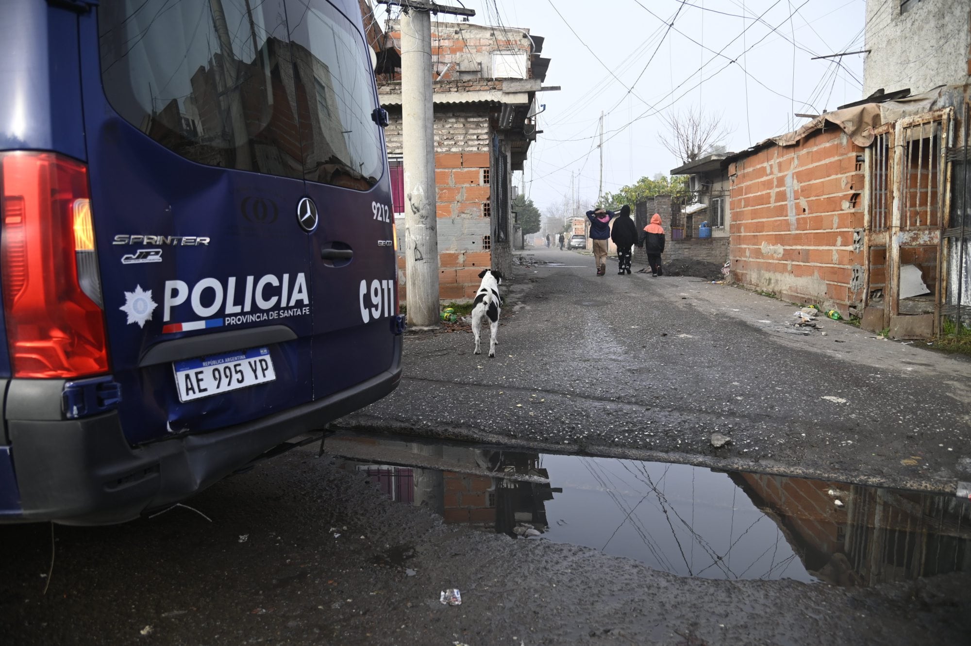 Fuerte preocupación por el ataque narco contra dos agentes de la Policía Federal Argentina