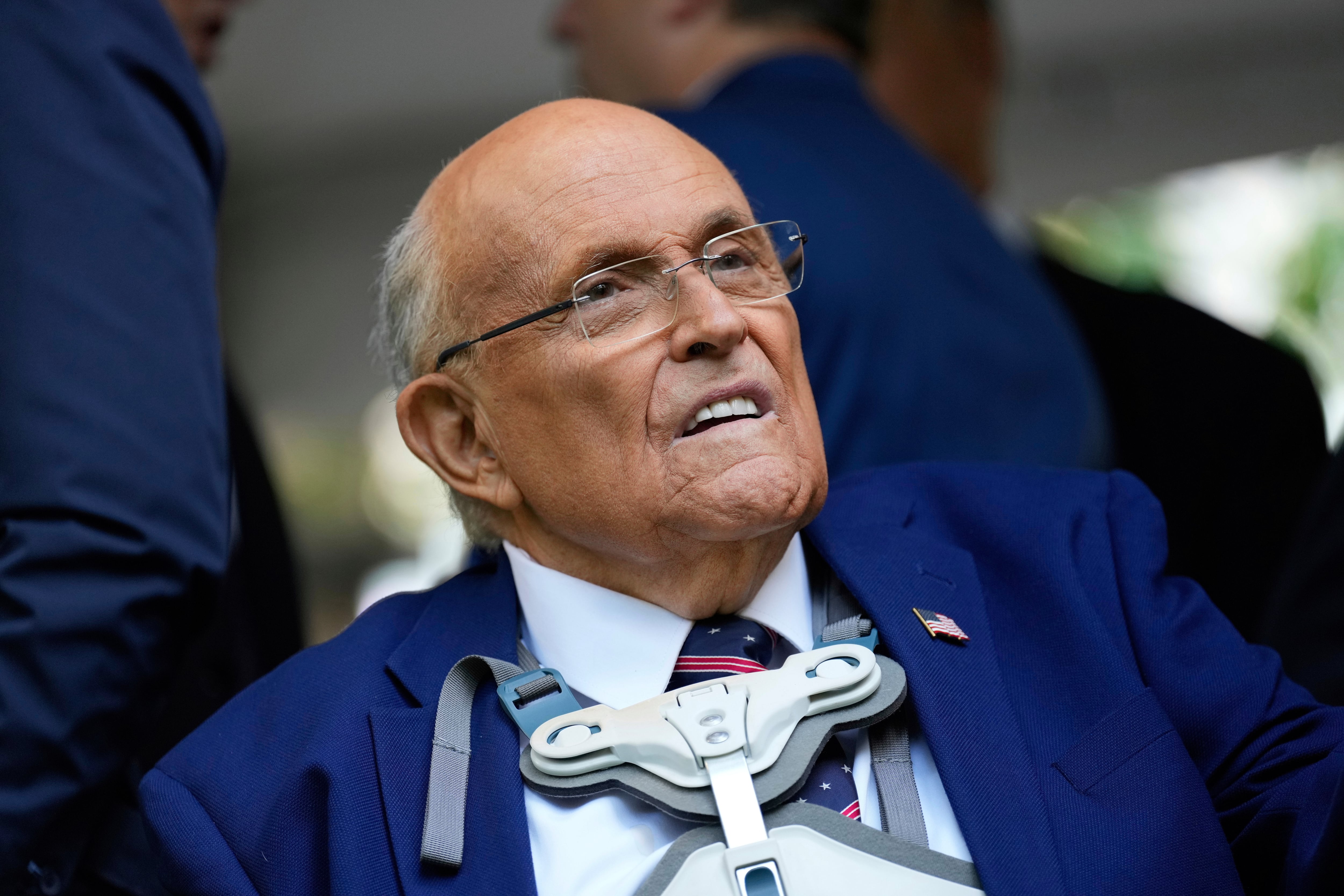 Rudy Giuliani fue hospitalizado y su estado es crítico
