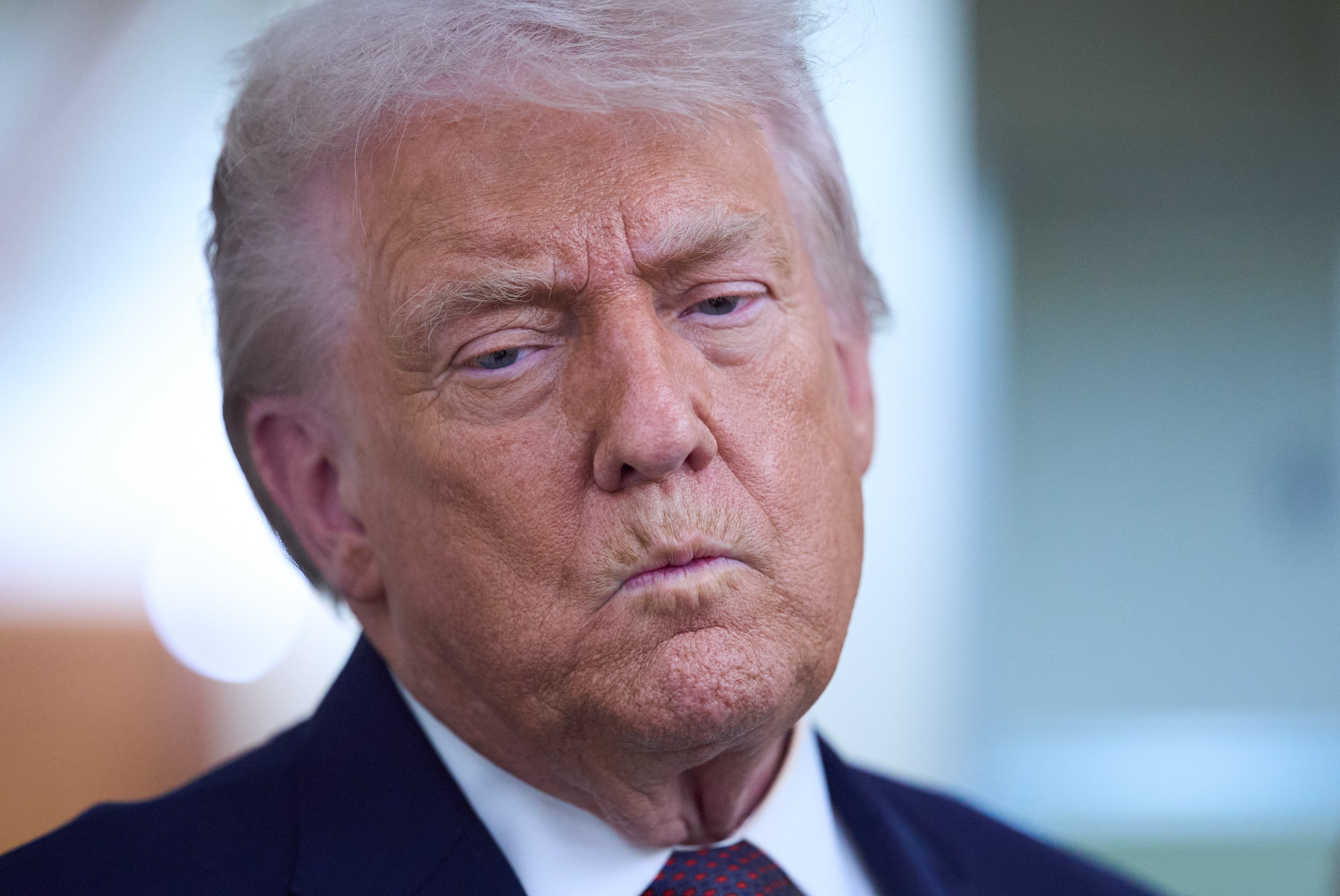 Trump exige la desmilitarización “total e inmediata” de Hamas para avanzar en la reconstrucción de Gaza