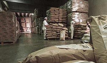 En relación con el presunto perjuicio a la industria brasileña, el documento es tajante: “No hay en el expediente elementos que permitan concluir que las importaciones de leche en polvo de la Argentina hayan causado un daño material a la industria brasileña”