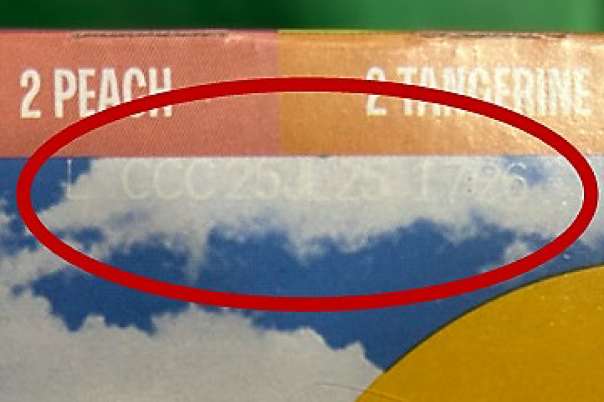 Las latas afectadas tienen tapa plateada y códigos específicos visibles en la base o en el empaque externo