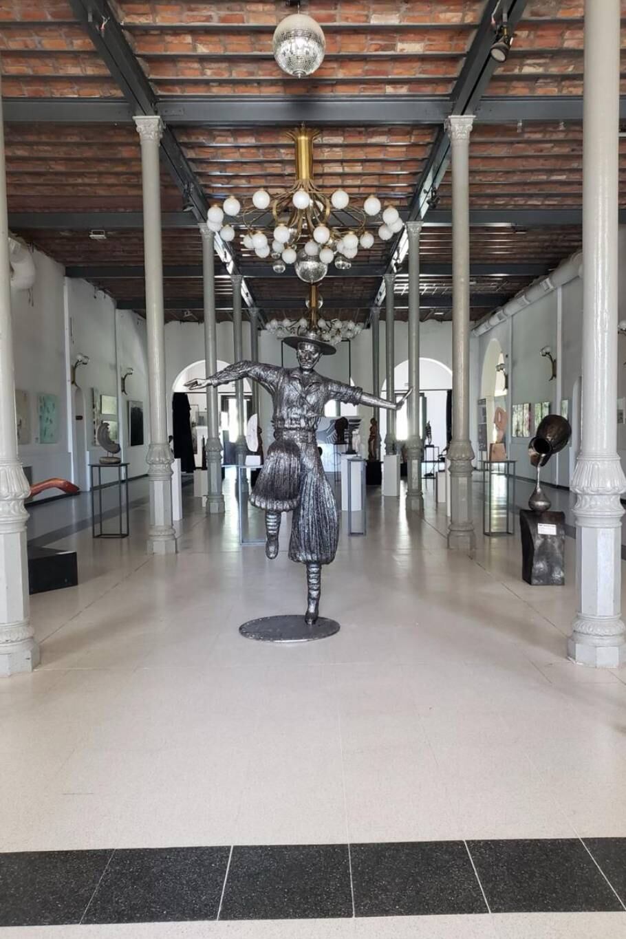 Actualmente, en las instalacionoes del Eden Hotel pueden verse exposiciones artísticas y sus salones se utilizan para eventos, fiestas de casamiento, cumpleaños, etc.