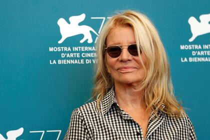 77 ° Festival de Cine de Venecia - Proyección de la película "Lovers" en competición - Photocall - Venecia, Italia 3 de septiembre de 2020 - Poses de la directora Nicole García.