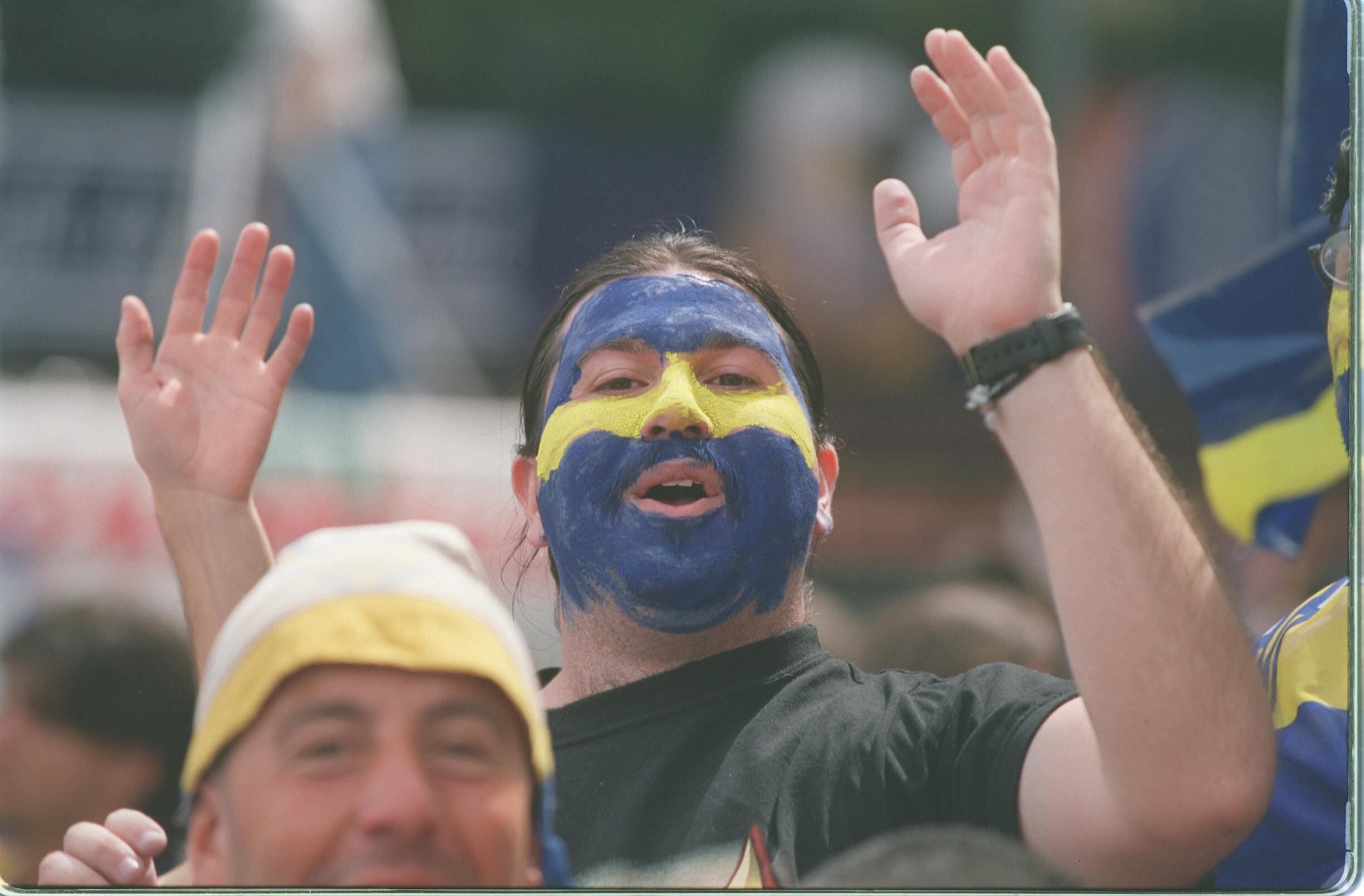 Caras pintadas en el Obelisco