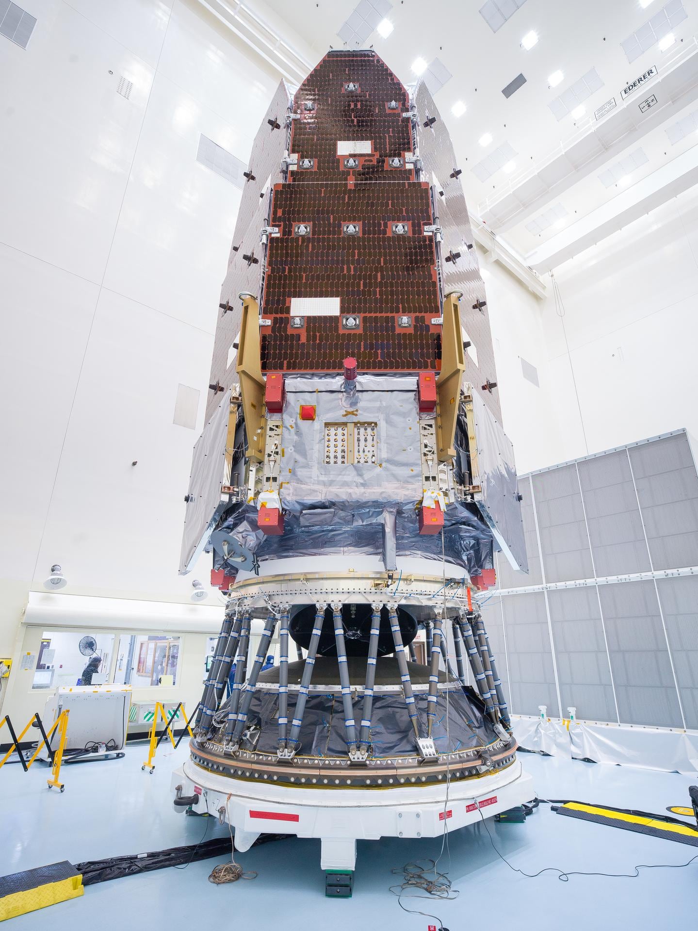 El telescopio viajará al punto L2, a unos 1,6 millones de kilómetros de la Tierra