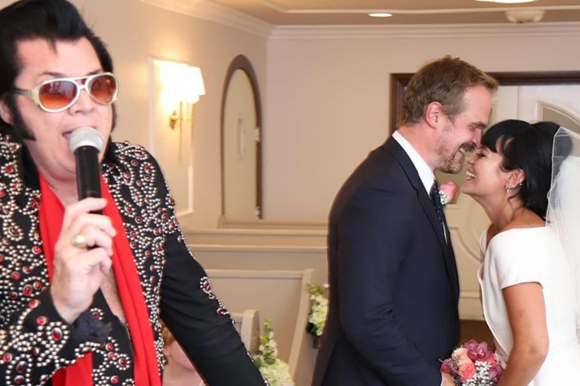 David Harbour y Lily Allen se casaron en 2020 en Las Vegas, en una ceremonia oficiada por un imitador de Elvis Presley