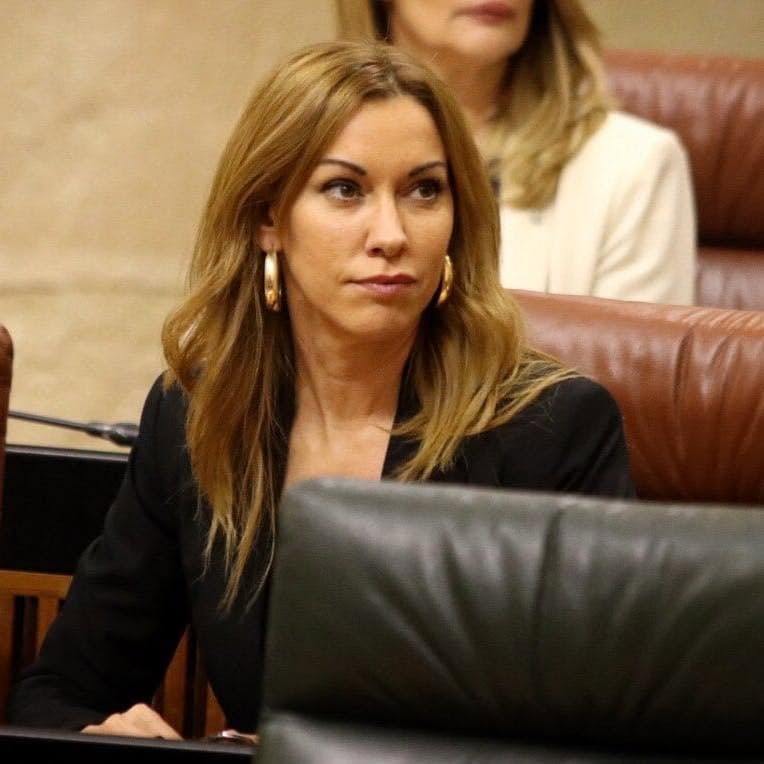 Mercedes López Romero, la diputada que se quedó ciega a los 8 años tras mirar un eclipse