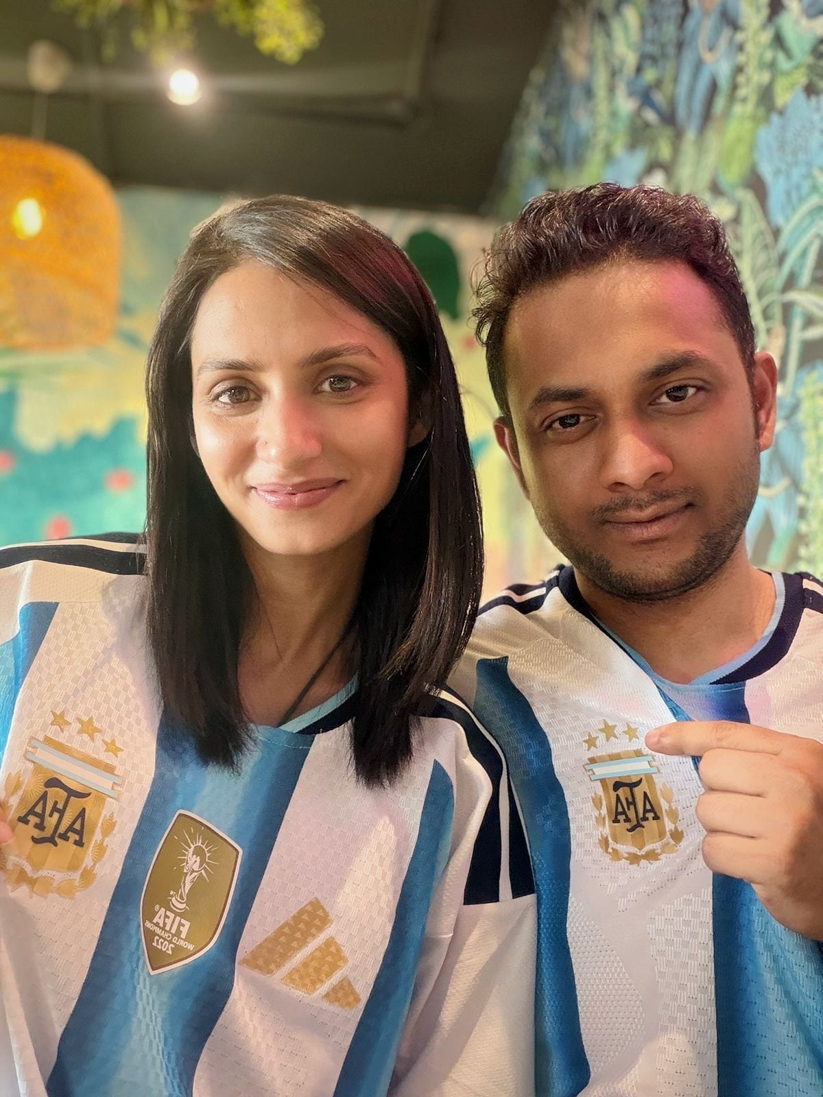 Tanha Sheikh y su marido