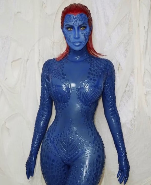 Halloween 2025: los diez disfraces icónicos de celebridades que dieron de qué hablar 9 Kim Kardashian dejó la vara alta con la interpretación de Mystique de X-Men