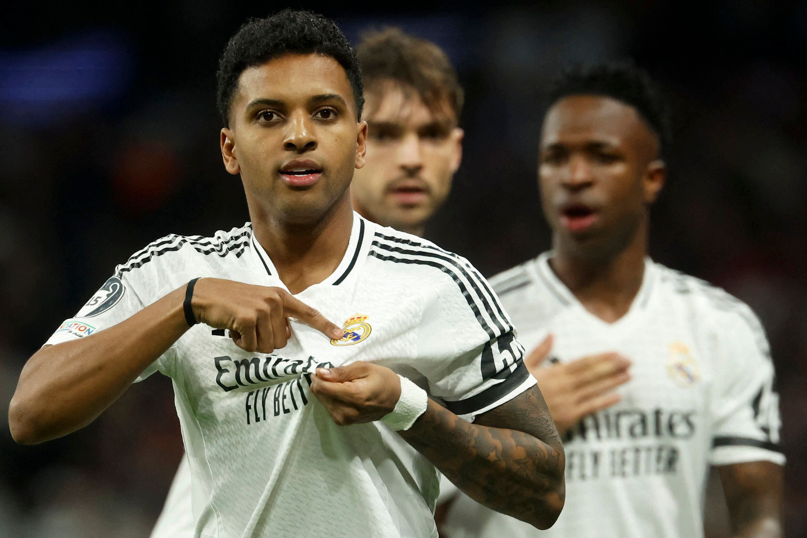 Rodrygo siente que tiene más por dar en Real Madrid, pero Xabi Alonso no lo tendría en cuenta y se transformaría en la solución económica para que Mac Allister se acerque al Merengue.