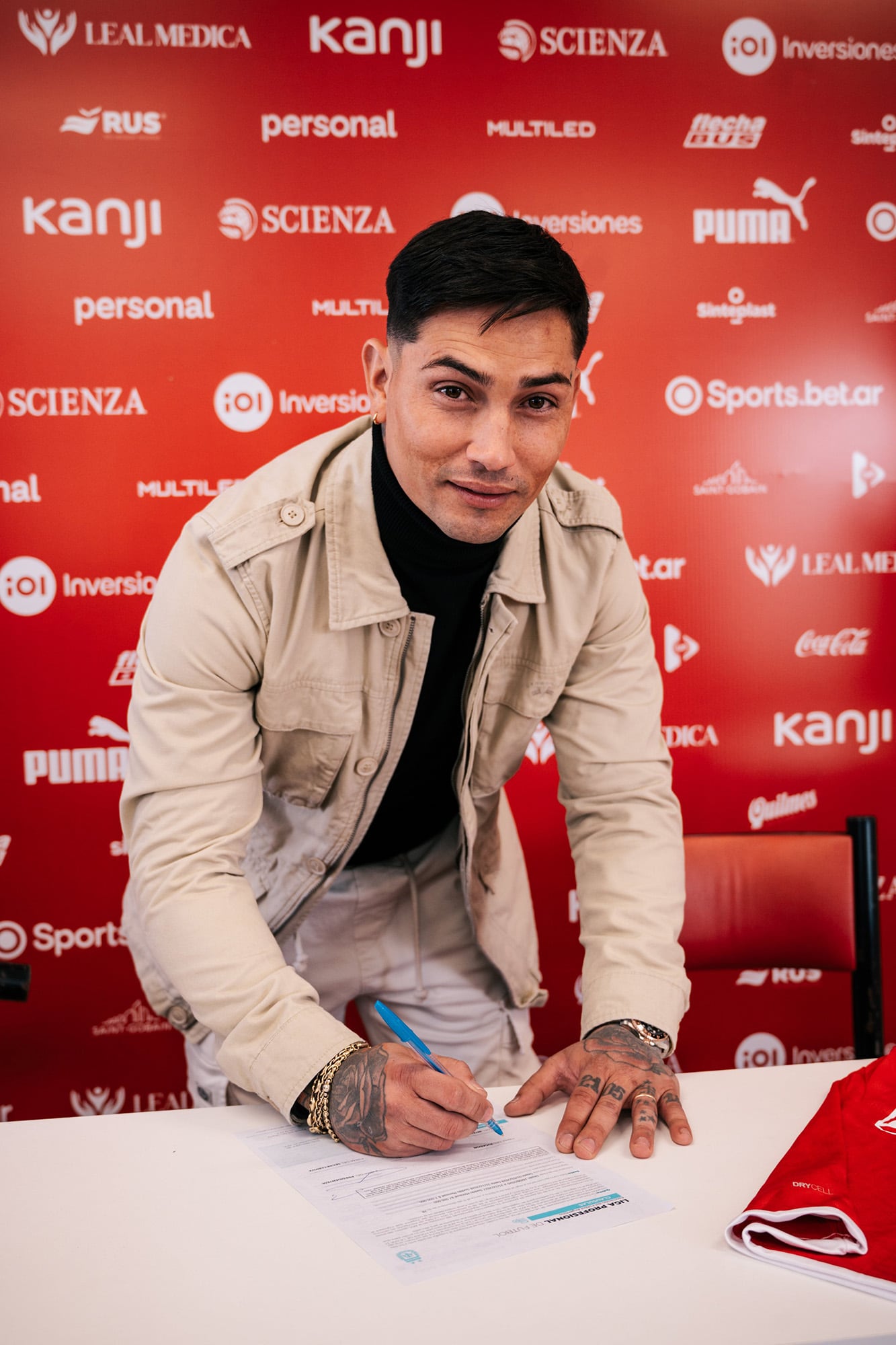 Ezequiel Ávila, nuevo jugador de Independiente; firmó su contrato por dos años