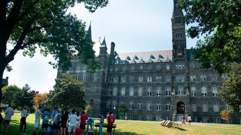 La Universidad de Georgetown, propiedad de la Iglesia Católica en Estados Unidos tiene US$1.920 millones anuales en ingresos.