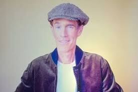 James Van Der Beek no pudo asistir al evento por cuestiones de salud (Instagram/@backtoyoubobpod)