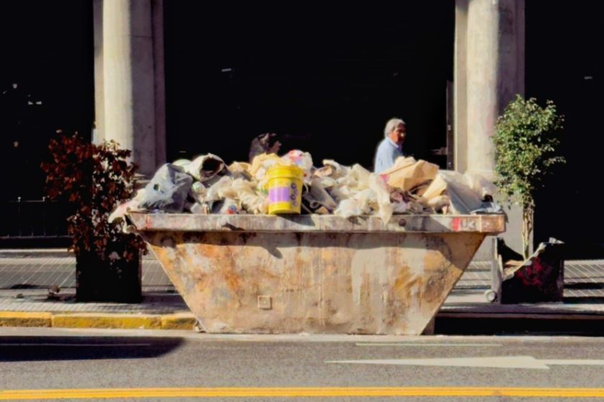 Cambio en el uso de volquetes en las calles de CABA: el Gobierno estableció nuevas normas para utilizarlos