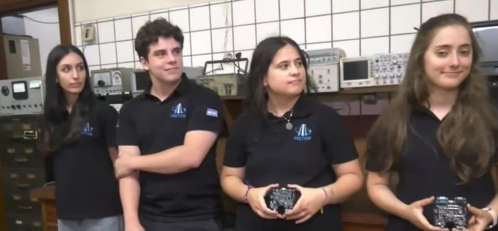 La emoción de los argentinos que crearon un microsatélite con la NASA que viajará a la Luna: “Es algo único”