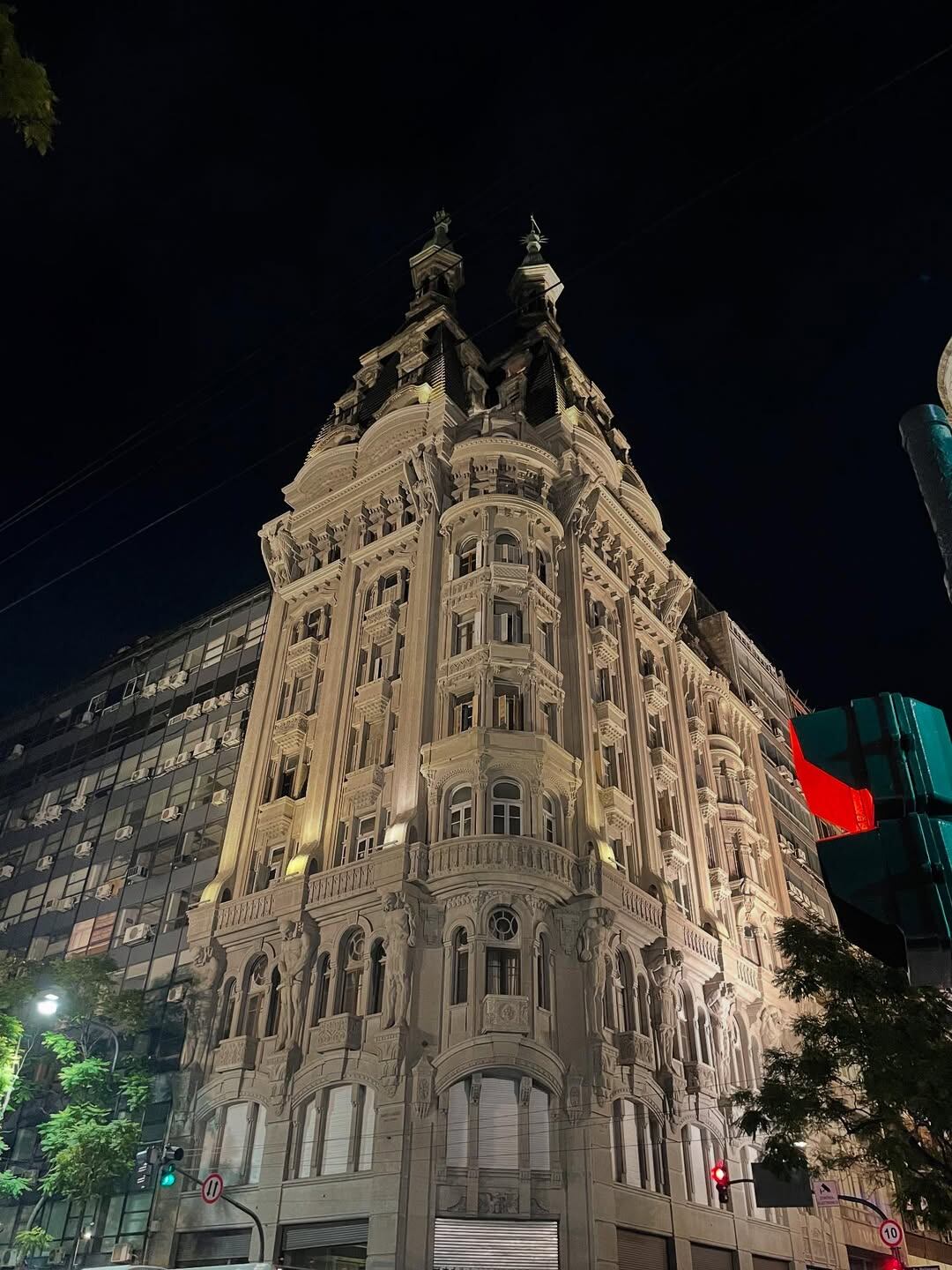 El edificio Otto Wulff se destaca en el centro porteño (Foto: @espacio_tiempo_ottowulff)