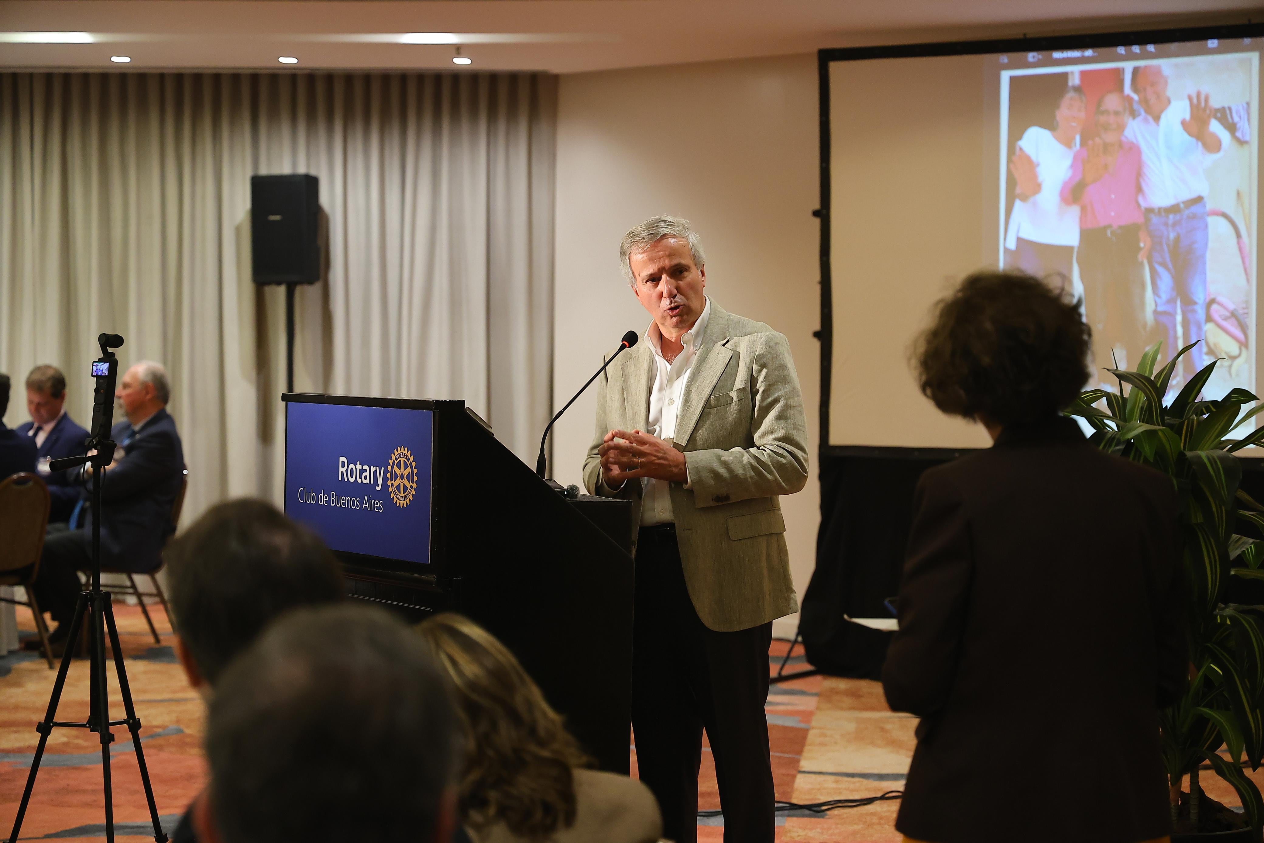 El empresario durante su exposición en el Rotary Club de Buenos Aires, donde habló de su compromiso social y reclamó una reducción de las retenciones y mayor protección para la propiedad intelectual de las semillas