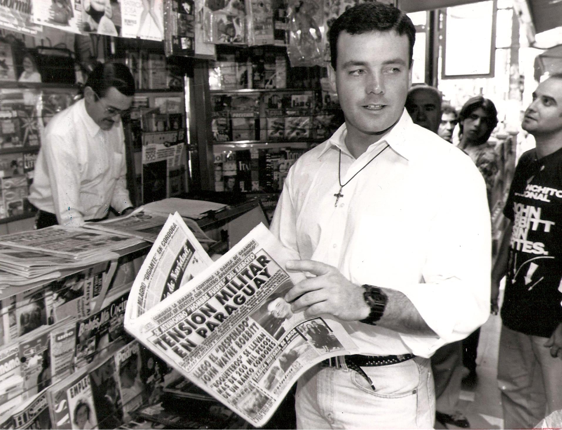 John Wayne Bobbitt de paseo por Recoleta