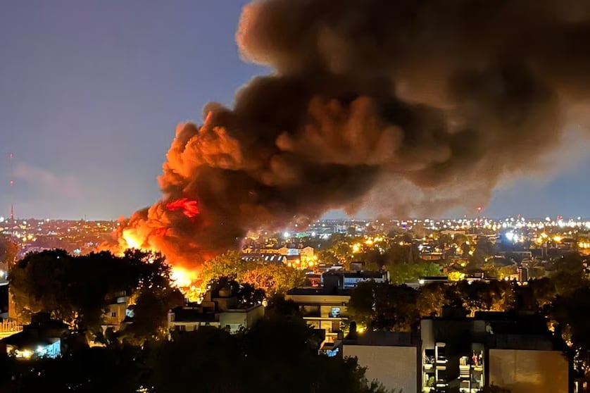 Qué se sabe del incendio de una fábrica en San Fernando