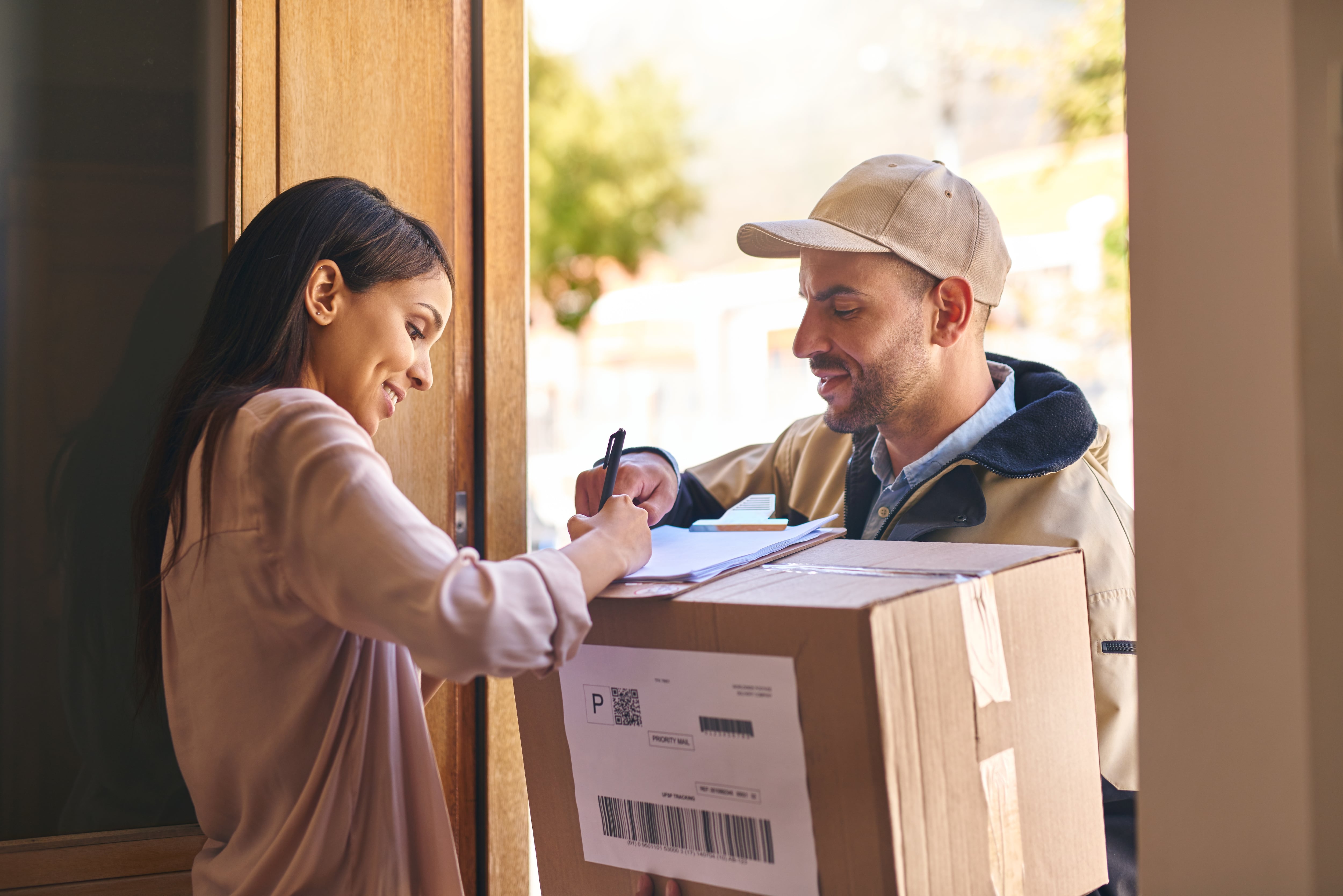 Los interesados en postularse pueden hacerlo de manera online a través del sitio web de Amazon (Archivo)