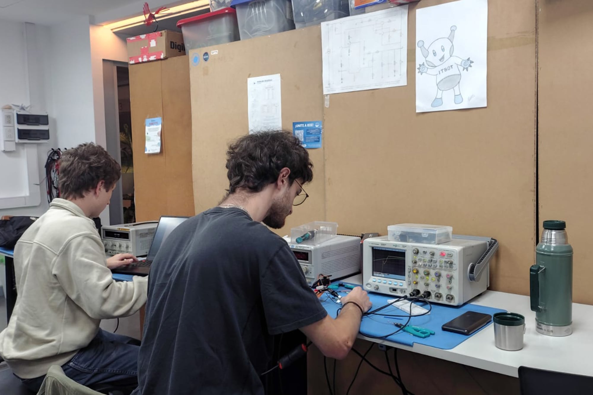 Futuros ingenieros argentinos van por otra consagración en EEUU con un simulador aeroespacial