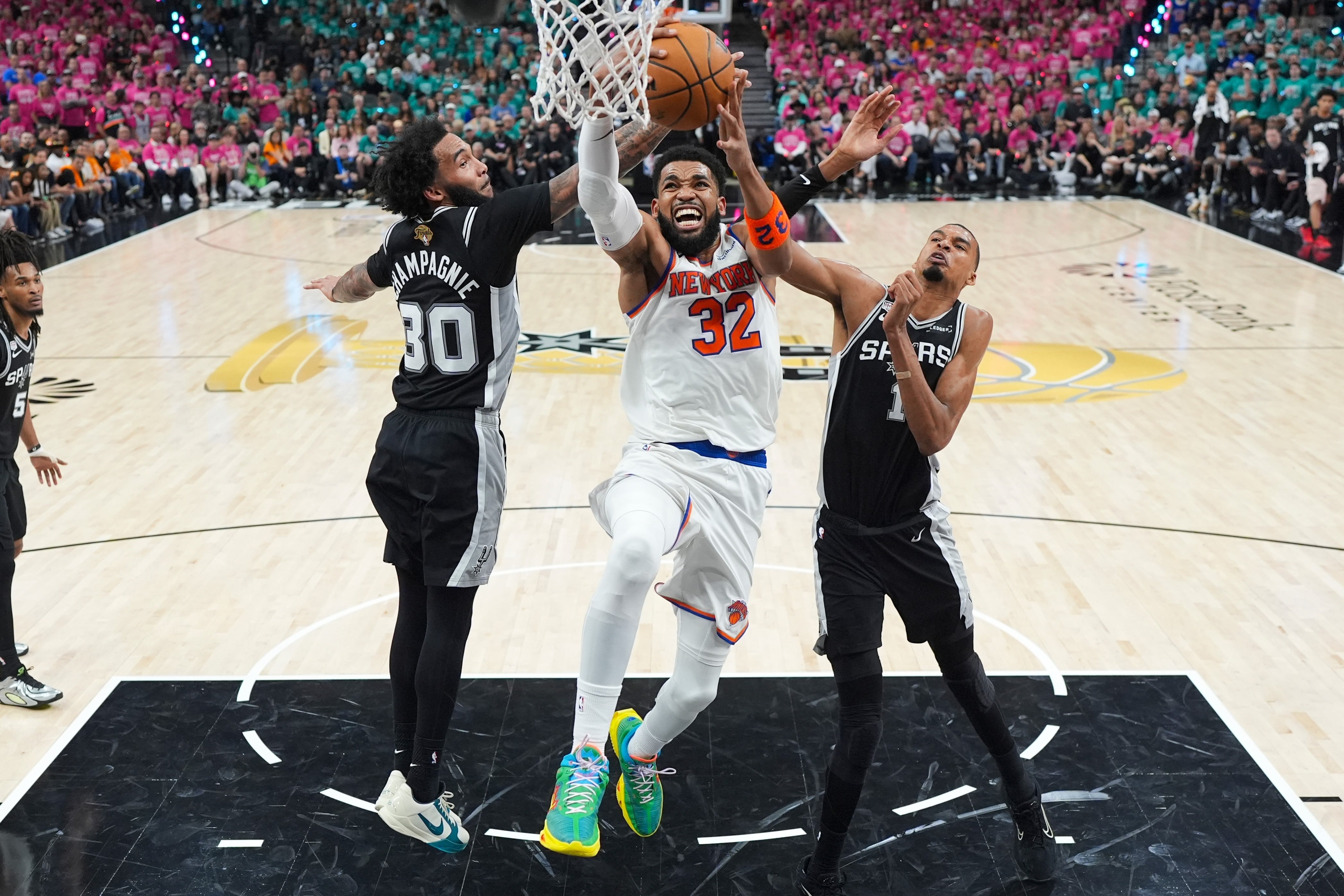 Trump va al Garden y cancela el watch party del juego tres: lo que deben saber los fanáticos de los Knicks Los New York Knicks vuelven a su estadio con la oportunidad de acercarse a un título que no consiguen desde el año 1973