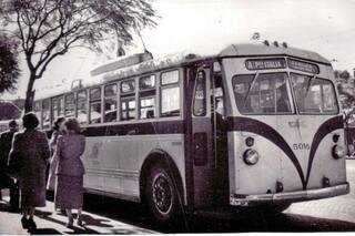 El nostálgico transporte eléctrico que fue destronado por los colectivos en la década del sesenta