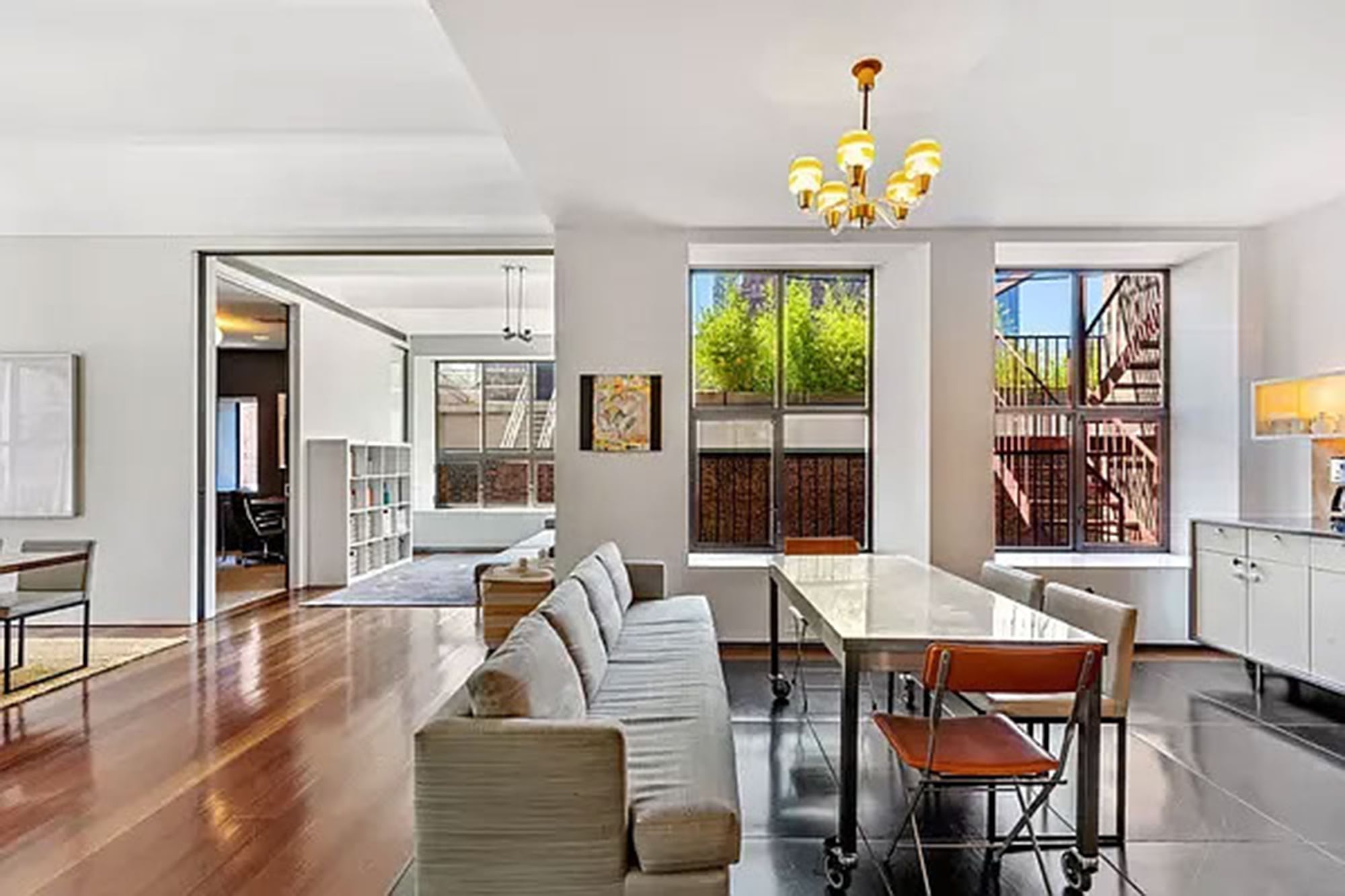 Este es un departamento que se encontraba en venta en el mismo edificio donde vivió la pareja Kennedy