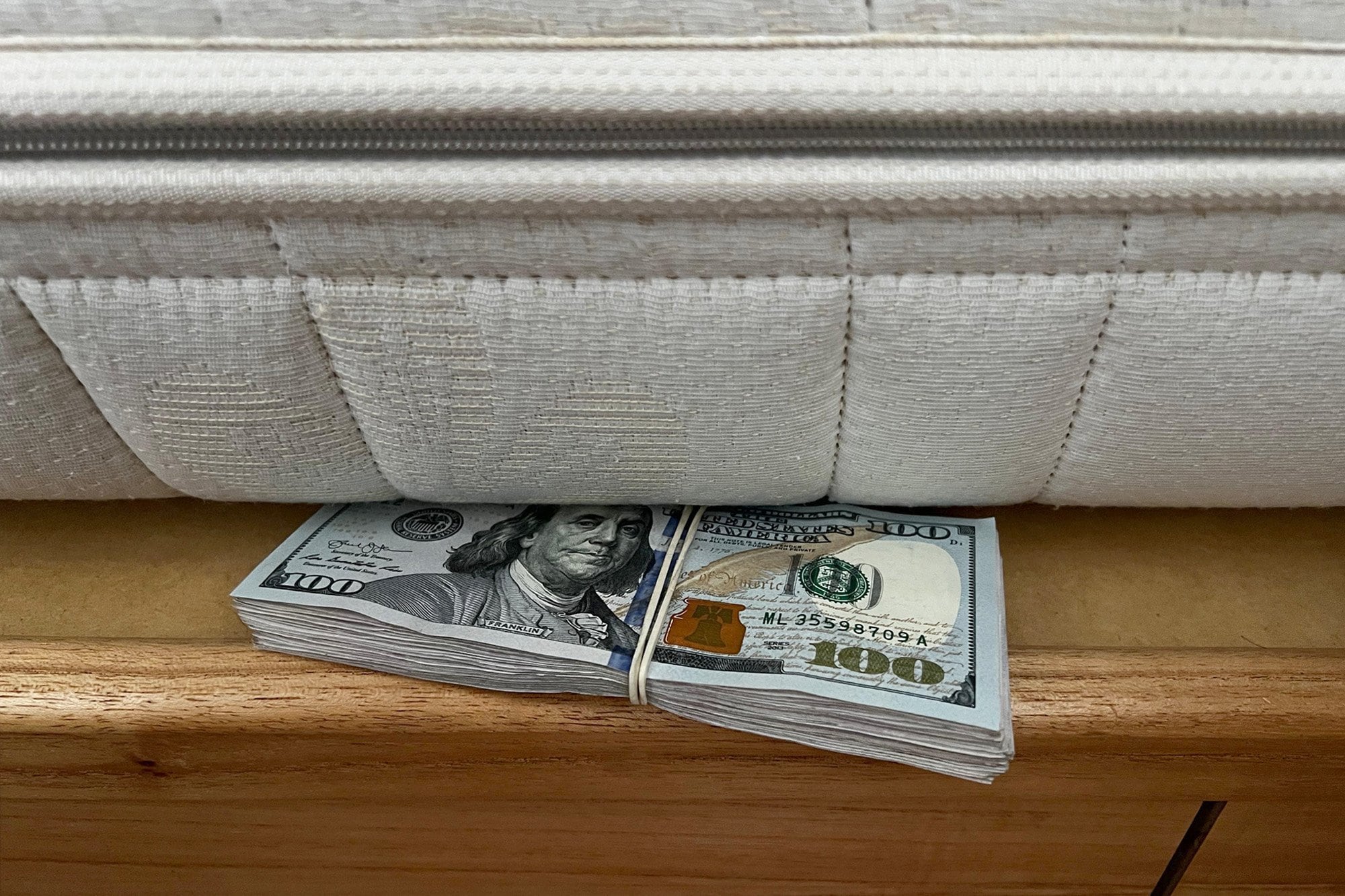 Sigue siendo elevado el monto de dólares que los argentinos guardan