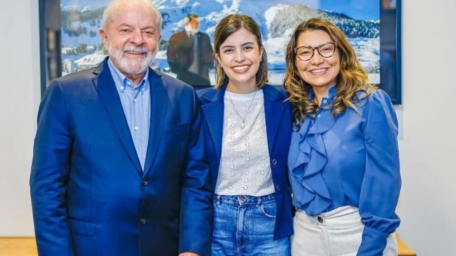 El presidente de Brasil, Luiz Inácio Lula da Silva, y su esposa, Rosângela Silva, después de cenar con la diputada federal Tabata Amaral. Fuente: Divulgación/Ricardo Stuckert