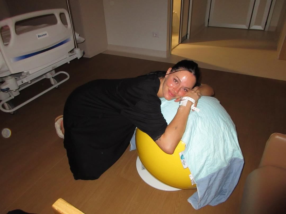 Oriana en el sanatorio horas antes de dar a luz (Foto: Instagram @orianasabatini)
