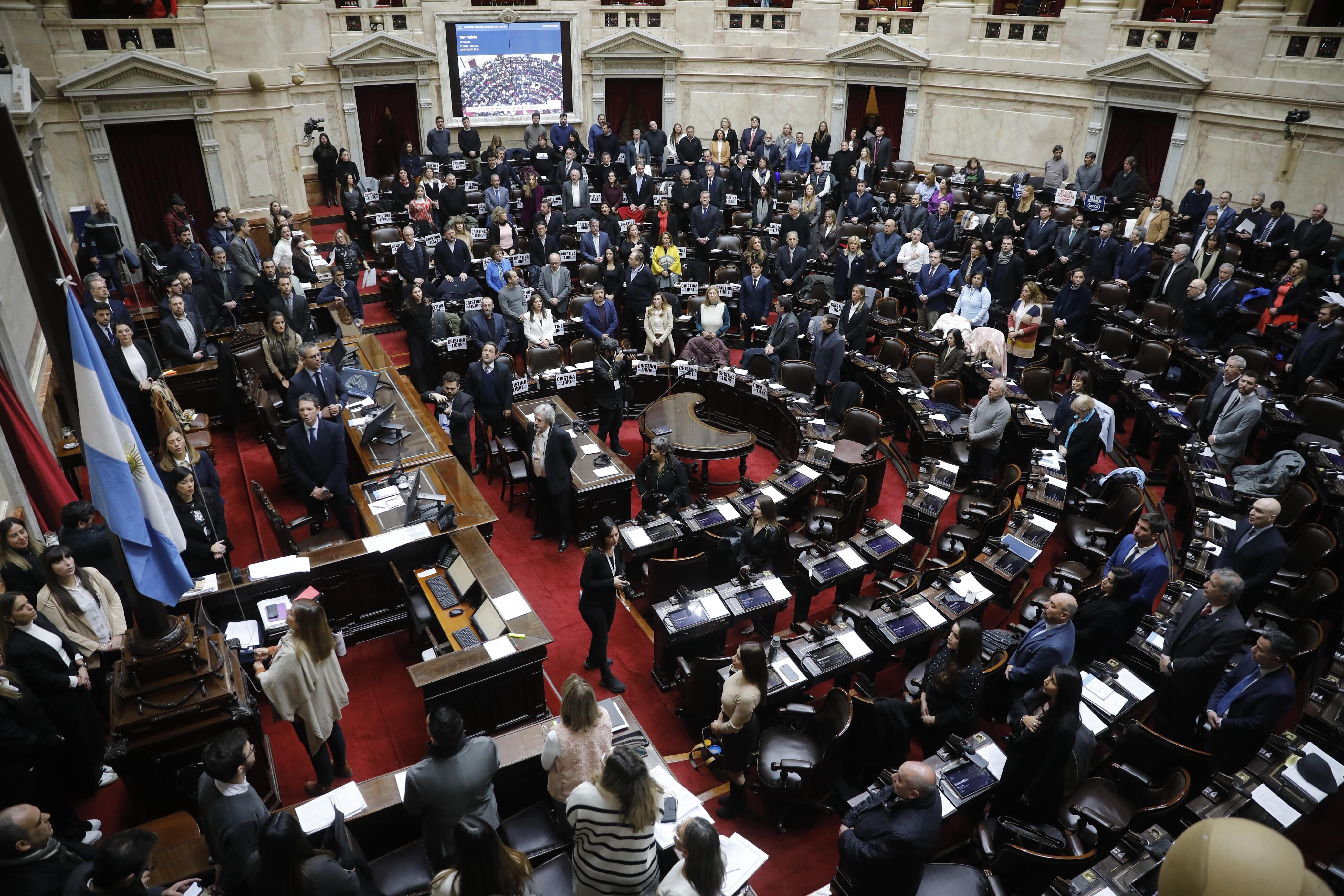 Cámara de diputados durante la sesión para tratar fondos a Universidades, Garrahan y otras leyes