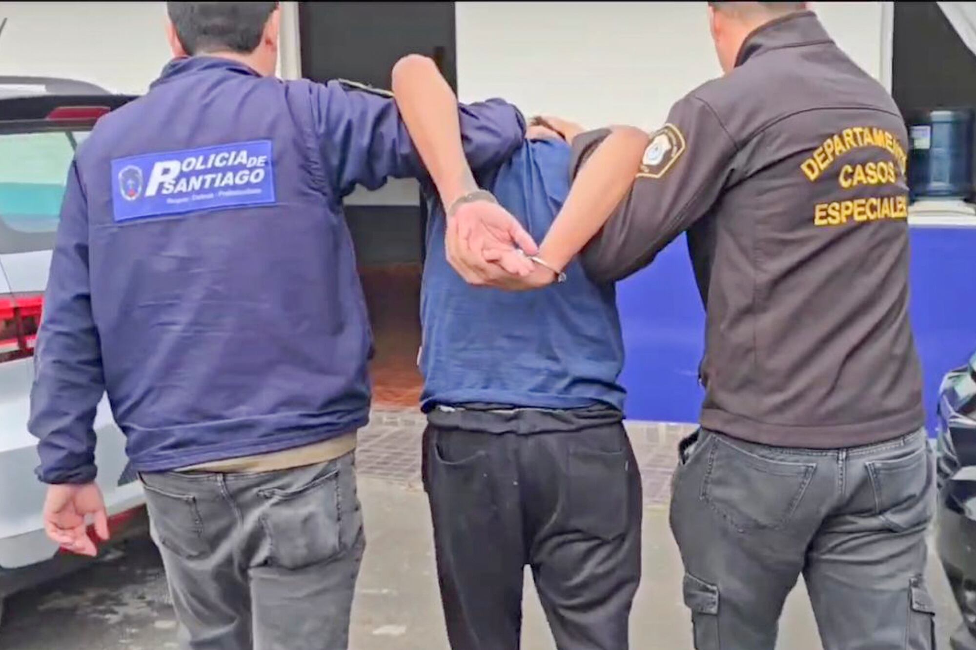 El traslado de uno de los detenidos