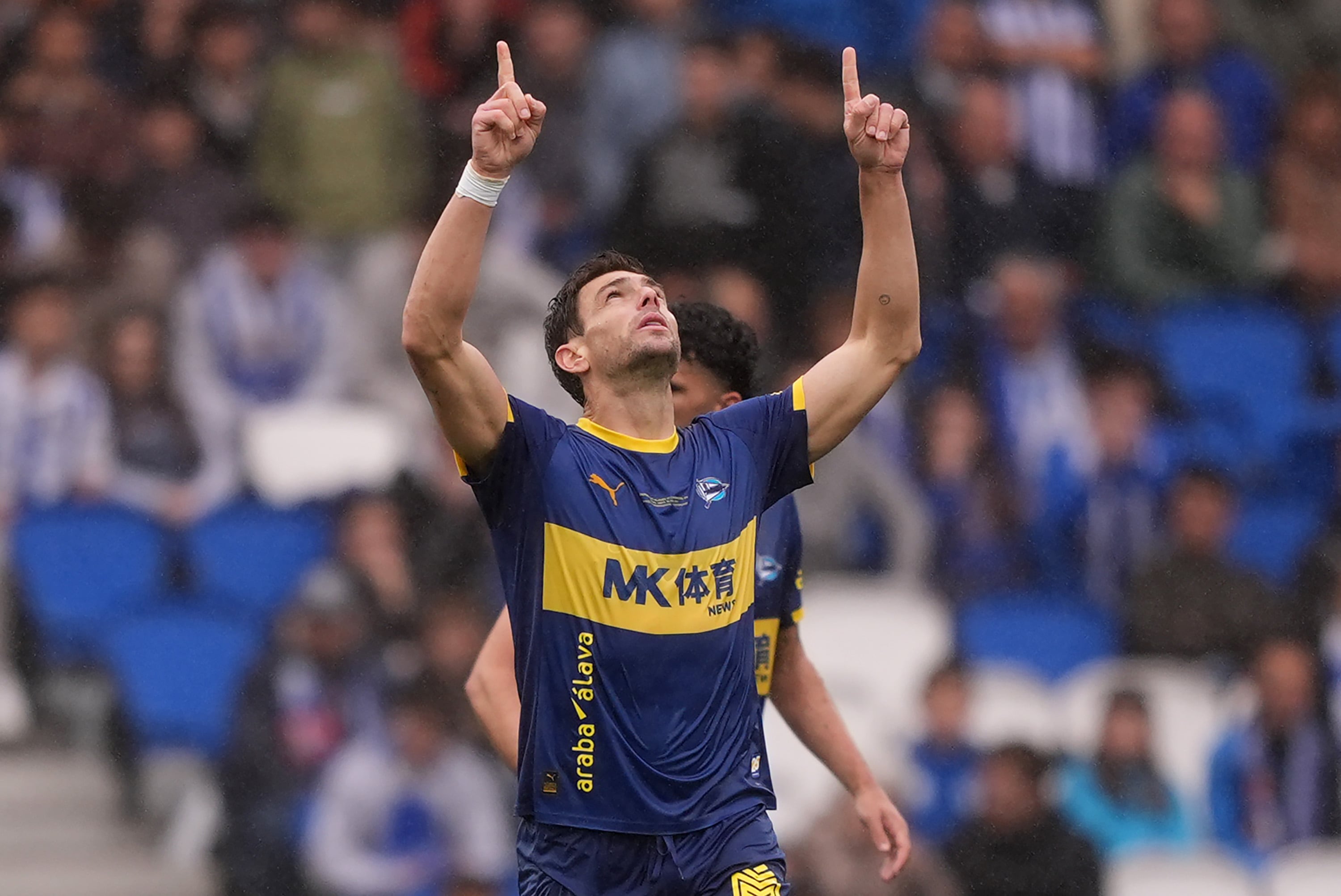 Lucas Boyé celebra el empate de Alavés frente a Real Sociedad