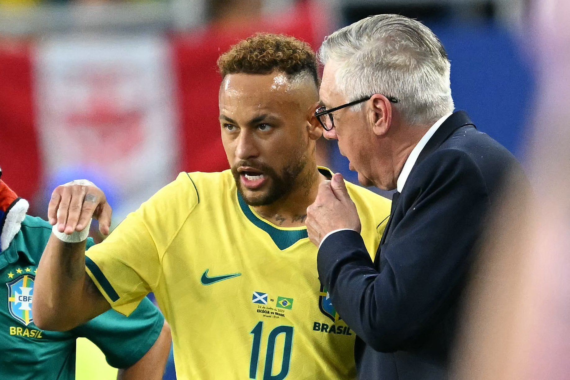 Ancelotti y las indicaciones a Neymar antes de ingresar frente a Escocia
